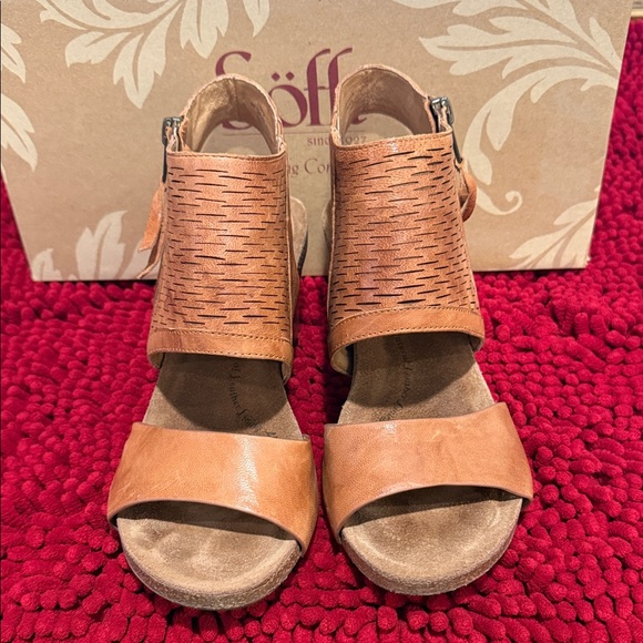 Sofft Tan Open-Toe Milan Heeled Sandals - Picture 2 of 6